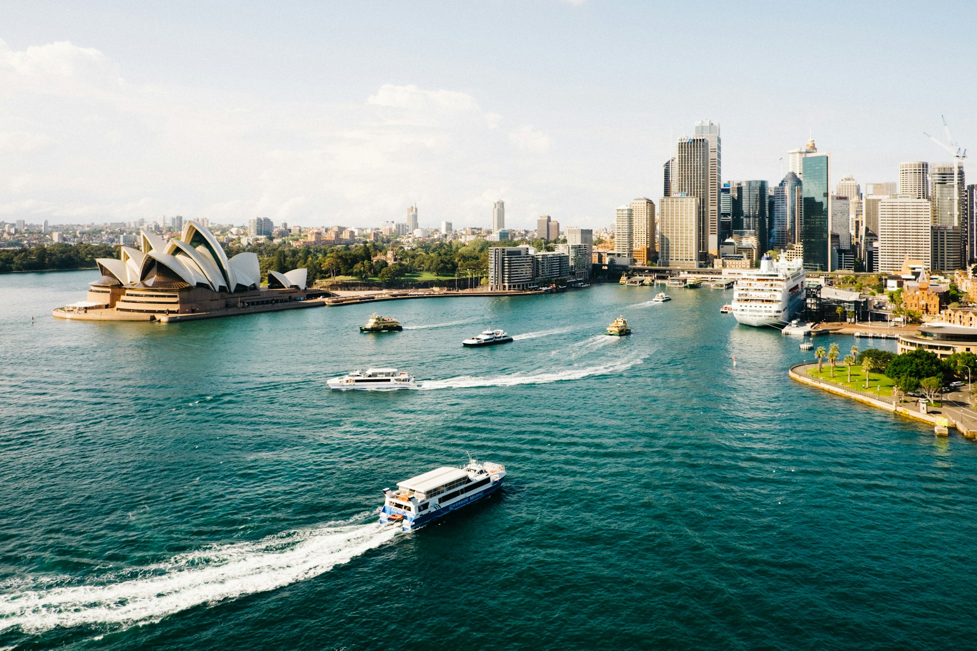 Australia immigration - Sydney Harbour